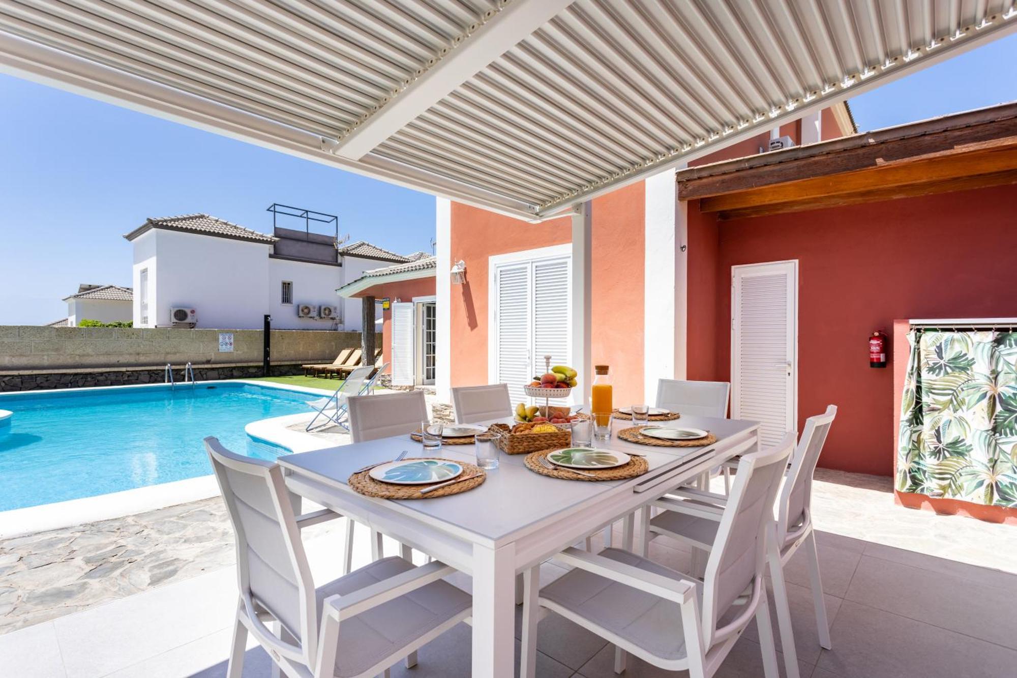 Villa Chloe Costa Adeje Tenerifesummervillas Giant Private Pool 11 Meters Long المظهر الخارجي الصورة