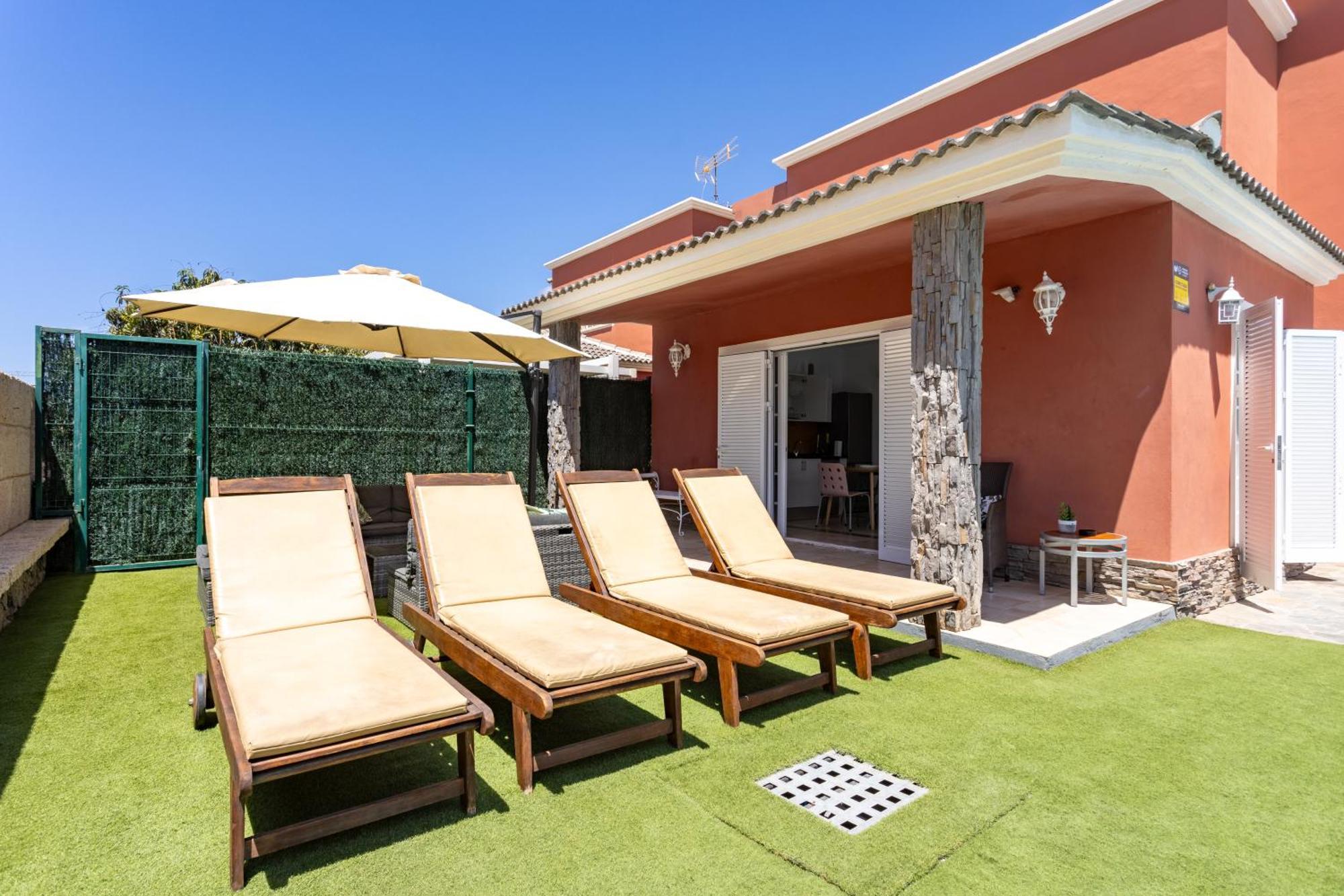 Villa Chloe Costa Adeje Tenerifesummervillas Giant Private Pool 11 Meters Long المظهر الخارجي الصورة
