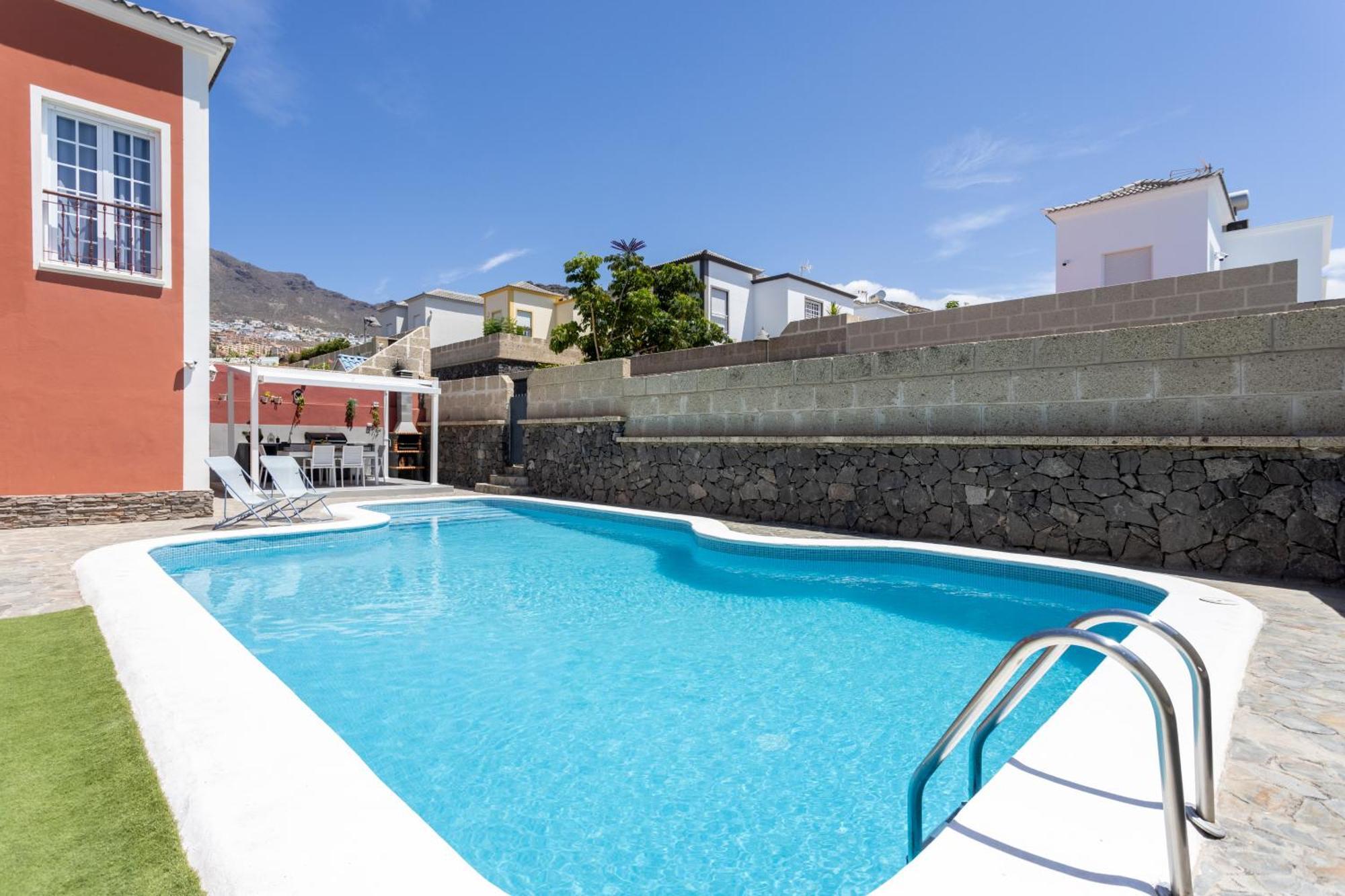 Villa Chloe Costa Adeje Tenerifesummervillas Giant Private Pool 11 Meters Long المظهر الخارجي الصورة