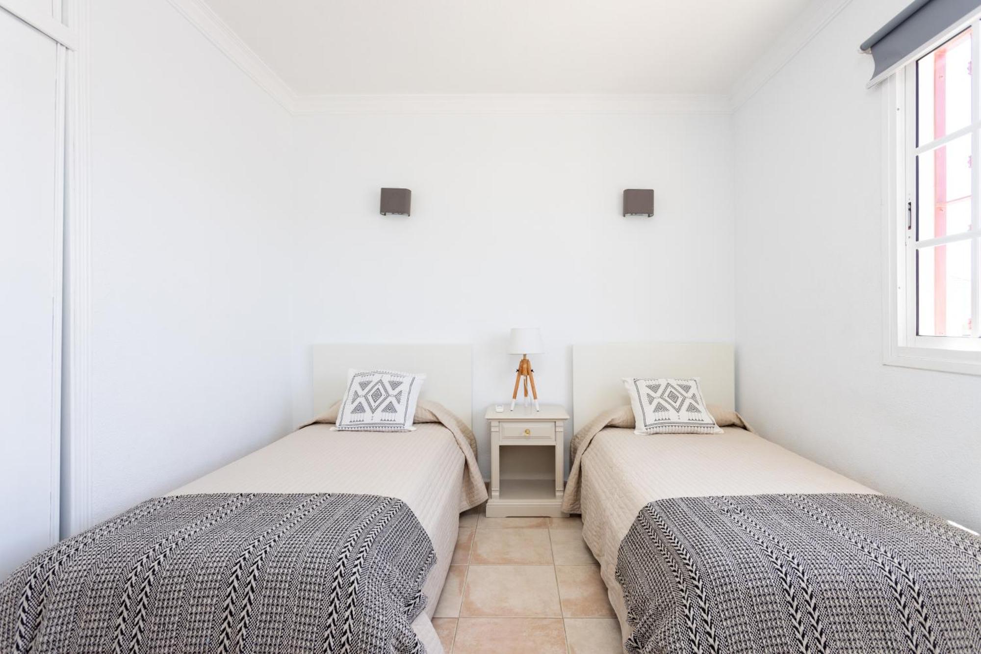 Villa Chloe Costa Adeje Tenerifesummervillas Giant Private Pool 11 Meters Long المظهر الخارجي الصورة