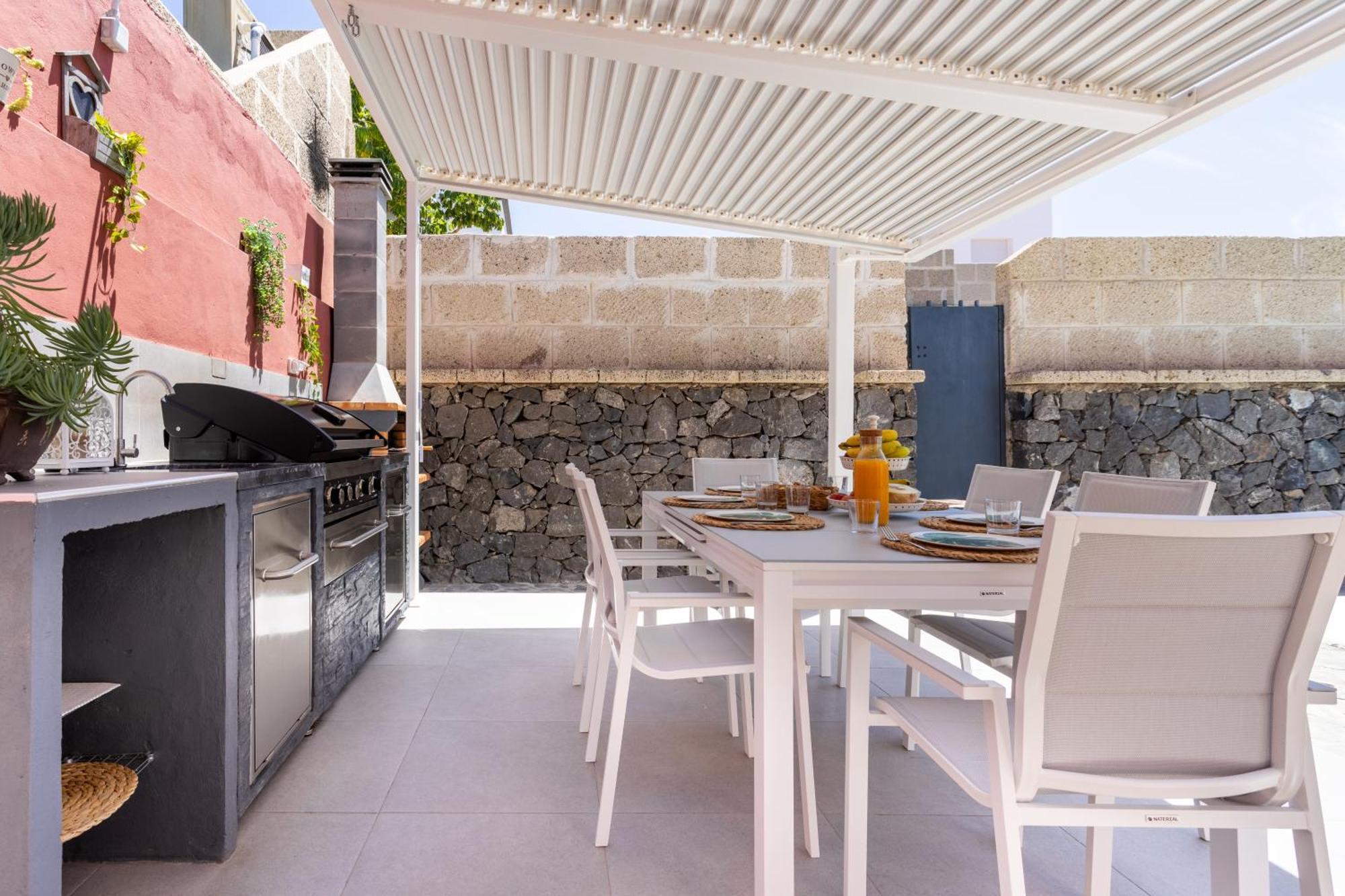 Villa Chloe Costa Adeje Tenerifesummervillas Giant Private Pool 11 Meters Long المظهر الخارجي الصورة